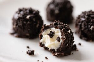 3 Ingredient Oreo Truffles