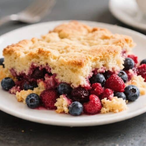Easy 4 Ingredient Berry Dump Cake